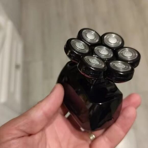 Portable 6-in-1 Multifunctional 7D waterproof Head Shaver Bald Men Nose Trimmer - Picture 4 of 7